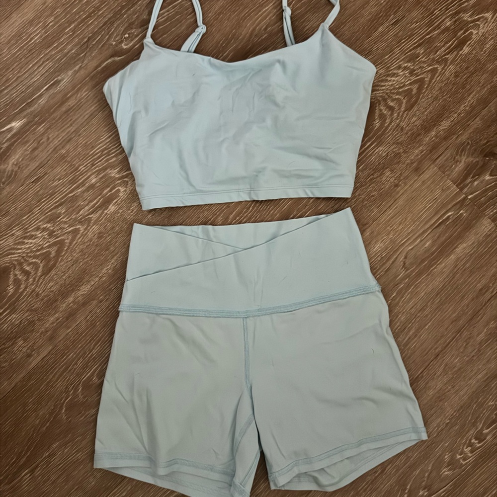 GLOWMODE 4.3” FeatherFit Biker Shorts and Twisted Backless Top Set